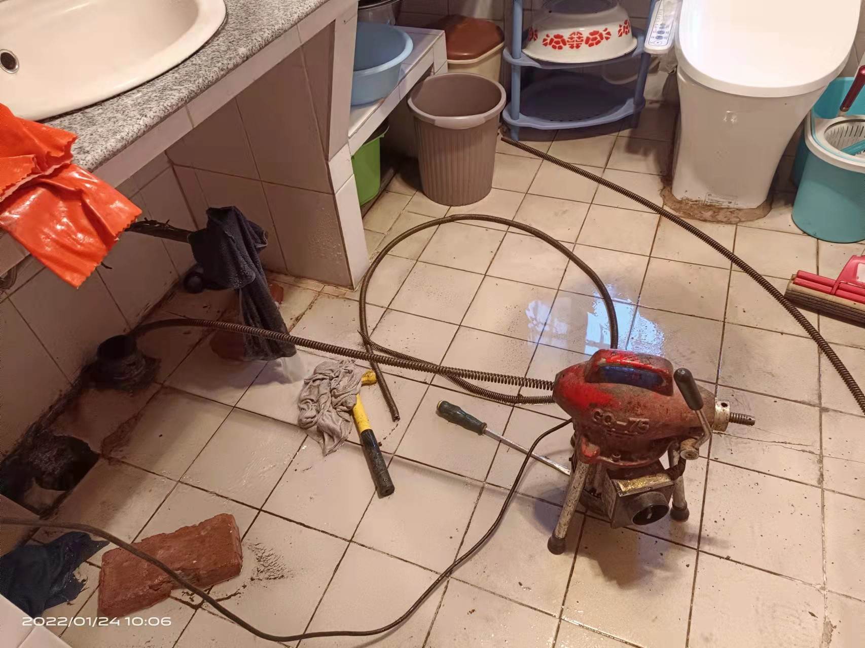 贺兰疏通厨房下水道，地漏疏通